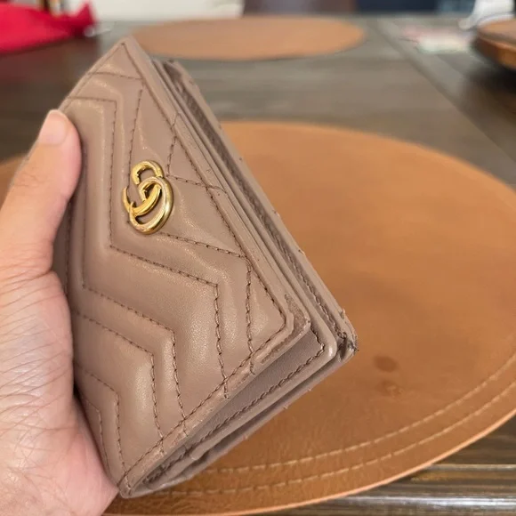 Gucci Wallet 100%Authentic - Picture 3 of 8